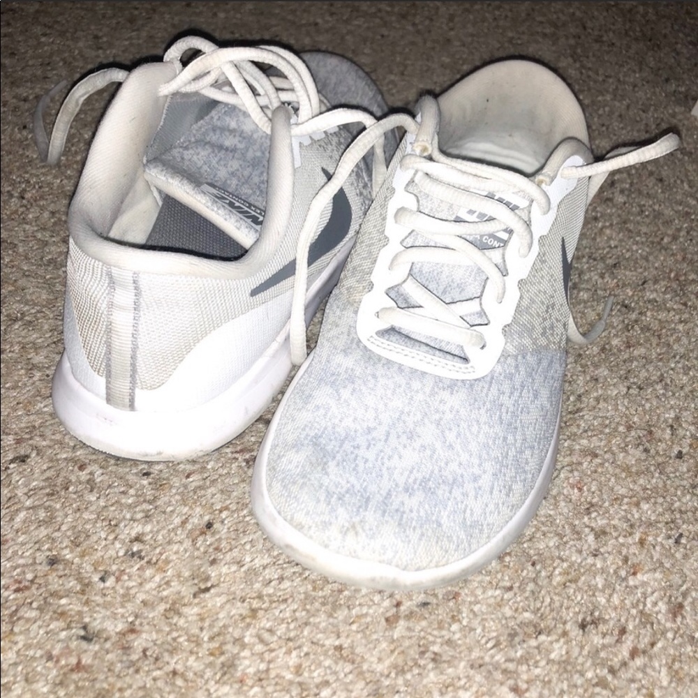 Nike tennis shoes